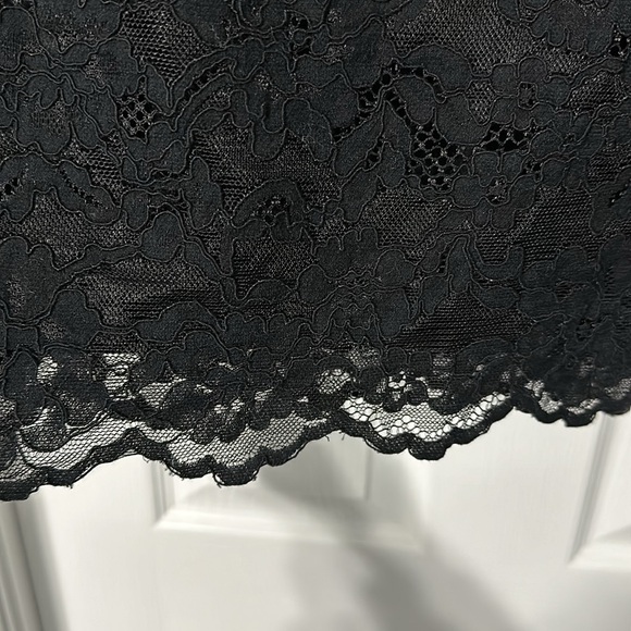 Cropped Lace Short Sleeve Top - Picture 2 of 5